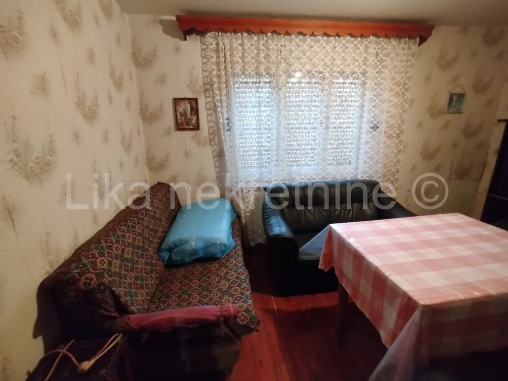 LIČKO LEŠĆE ( Otočac ) - obiteljska kuća katnica uz Gacku (16)