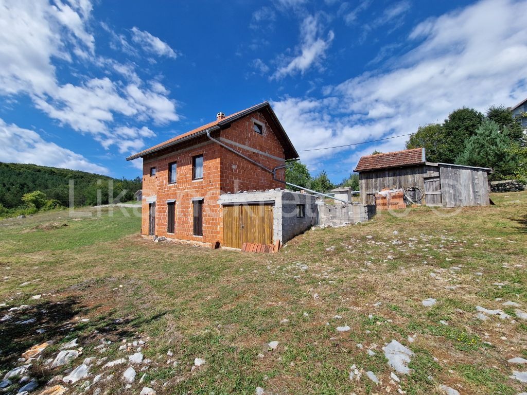 GORIĆI ( Otočac ) - vikendica 120 m2 u prirodi (4)