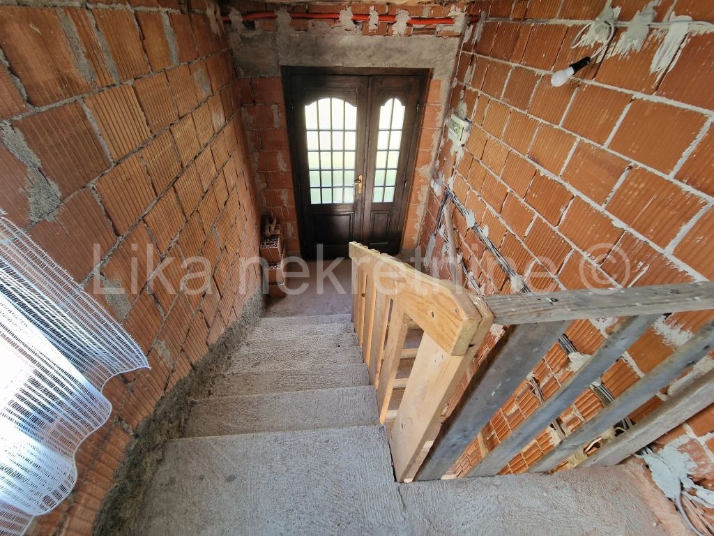 GORIĆI ( Otočac ) - vikendica 120 m2 u prirodi (15)