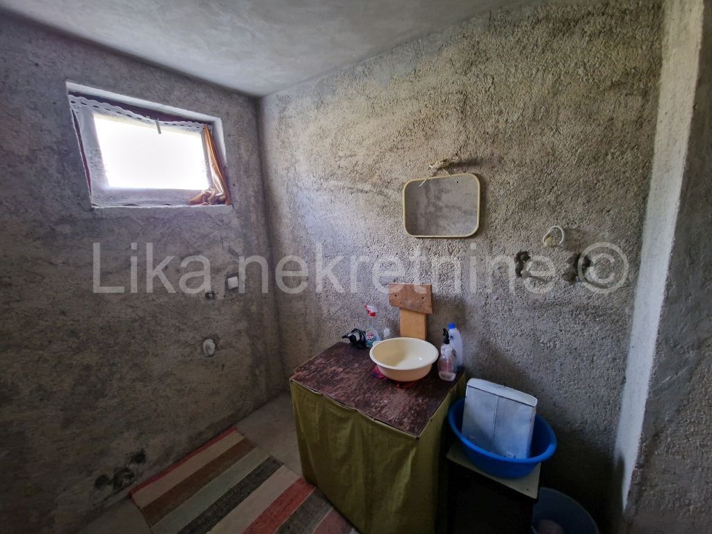 GORIĆI ( Otočac ) - vikendica 120 m2 u prirodi (20)