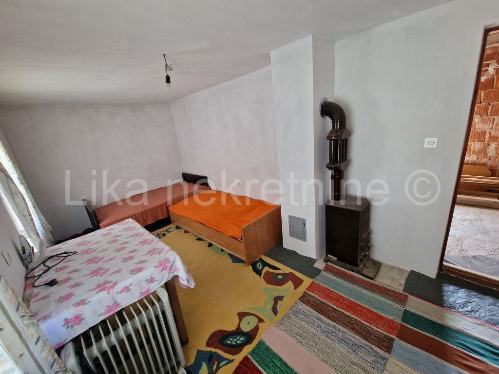 GORIĆI ( Otočac ) - vikendica 120 m2 u prirodi (8)