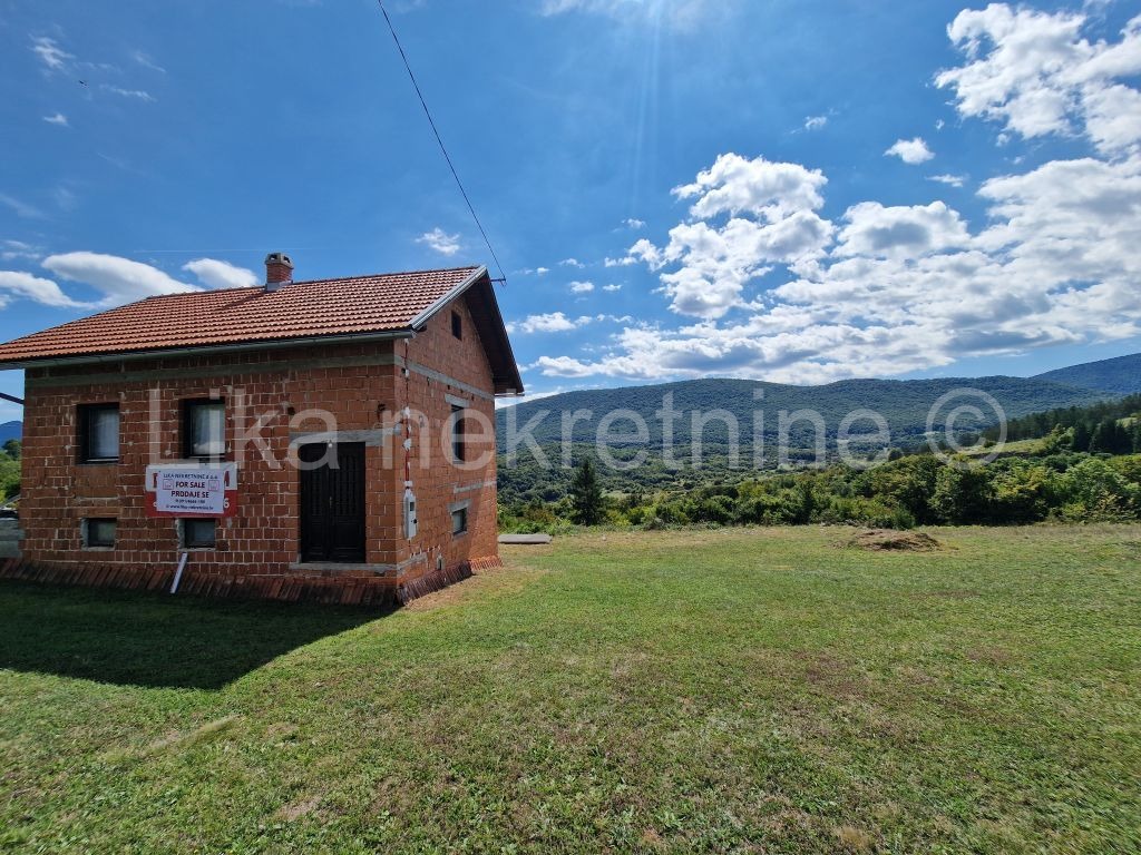 GORIĆI ( Otočac ) - vikendica 120 m2 u prirodi (2)