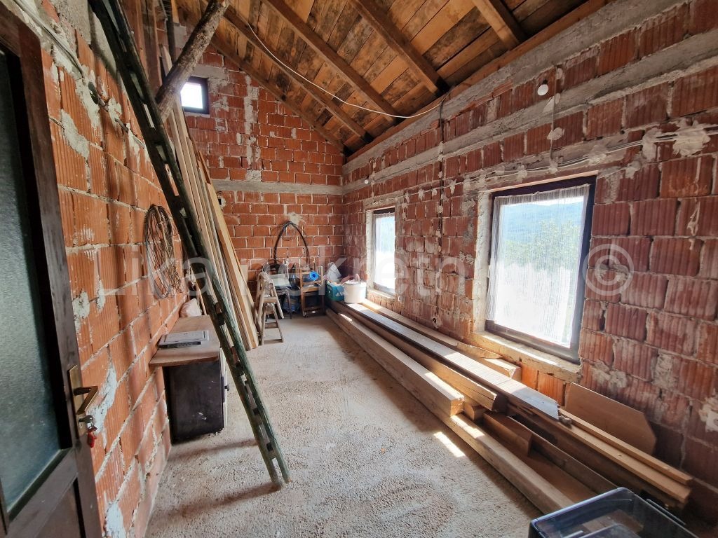 GORIĆI ( Otočac ) - vikendica 120 m2 u prirodi (16)