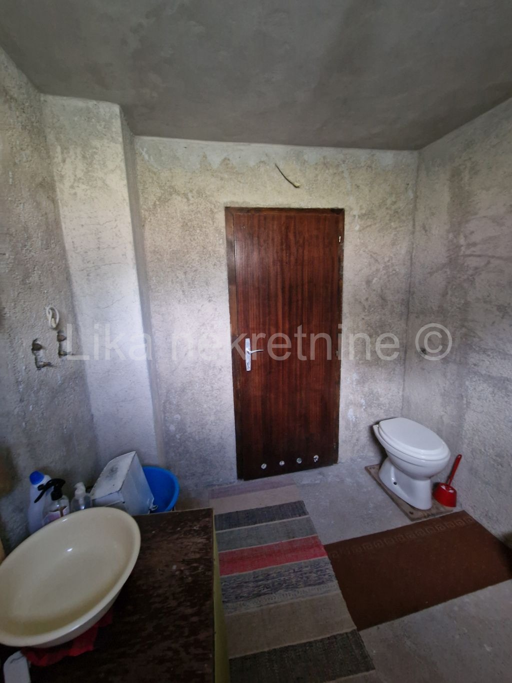 GORIĆI ( Otočac ) - vikendica 120 m2 u prirodi (19)