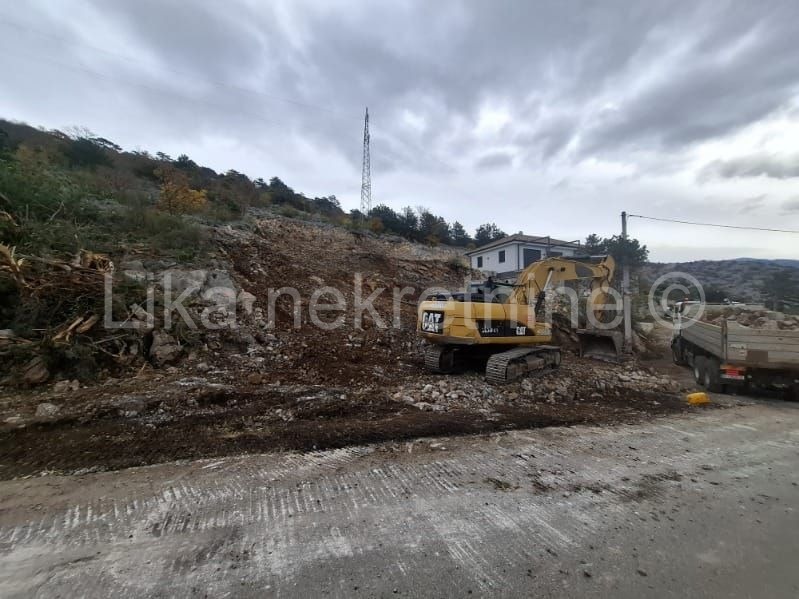 SVETI JURAJ-građevinsko zemljište s dozvolom za gradnju kuće s bazenom (8)
