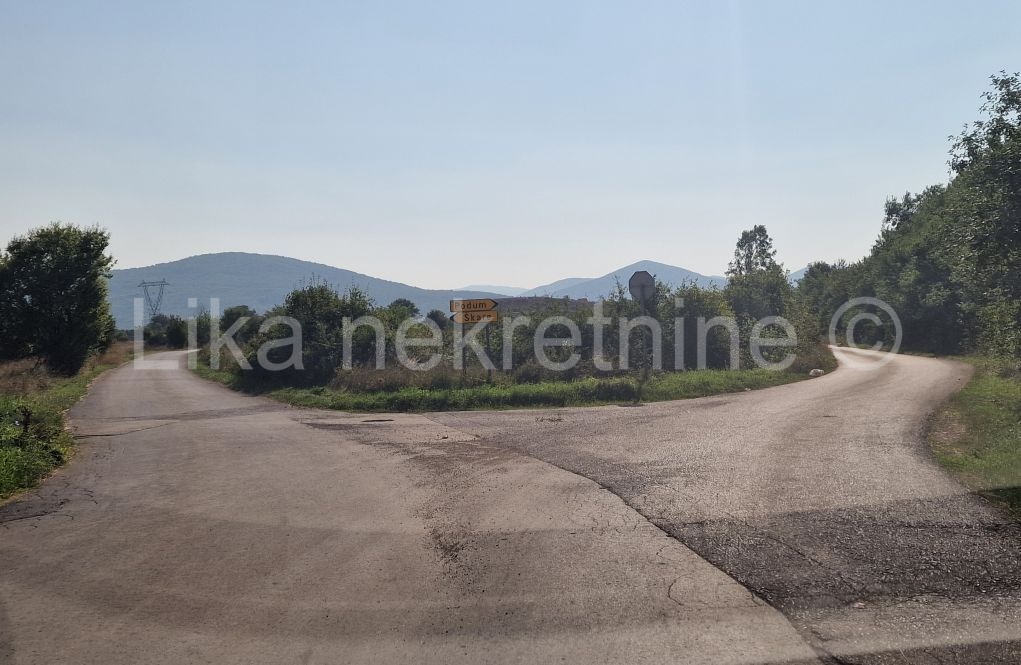 PODUM ( Otočac ) poljoprivredno i građevinsko zemljište