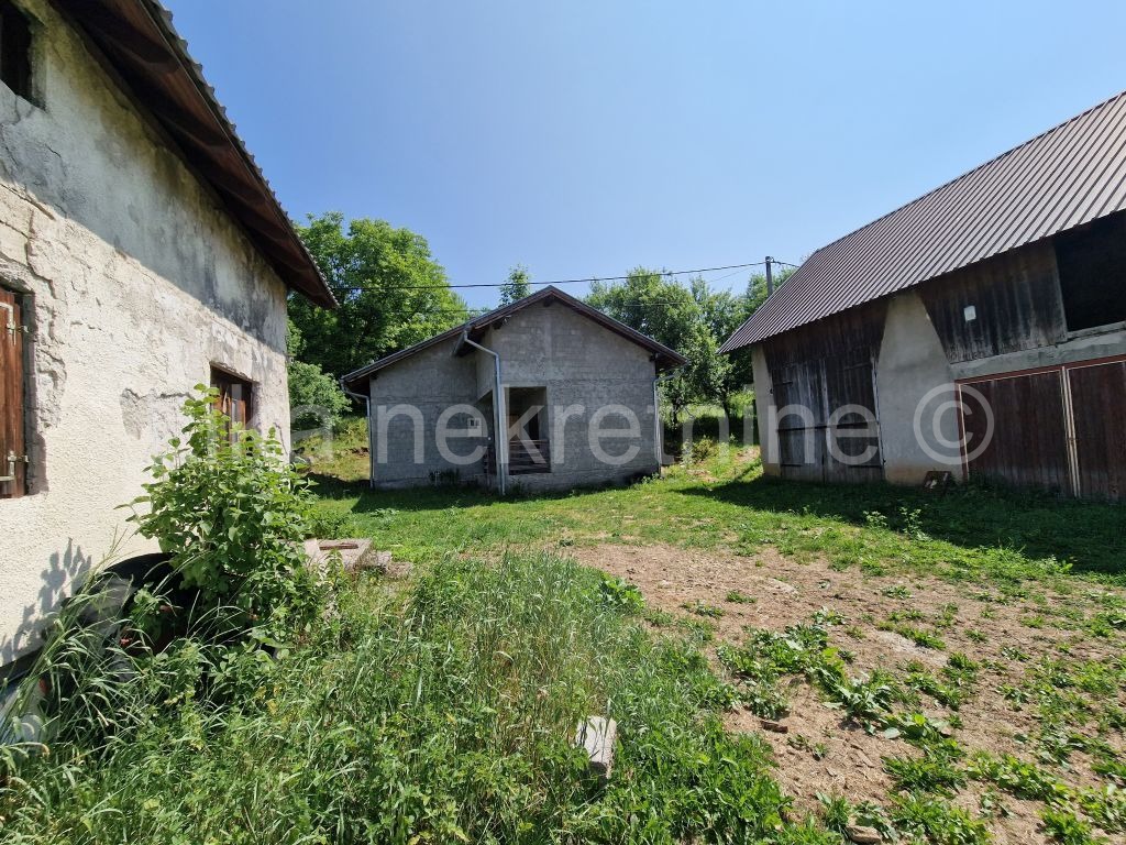 OTOČAC - Rapain Dol - kuća, dvije dvorišne zgrade, okućnica 19.408 m2 (8)