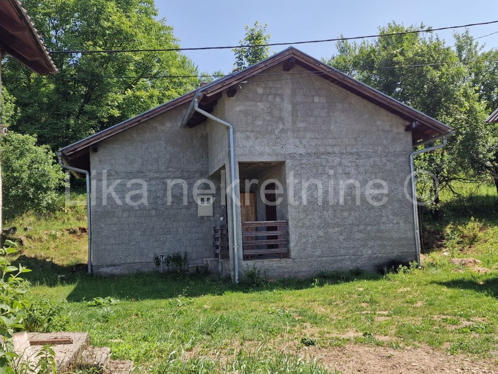 OTOČAC - Rapain Dol - kuća, dvije dvorišne zgrade, okućnica 19.408 m2 (3)