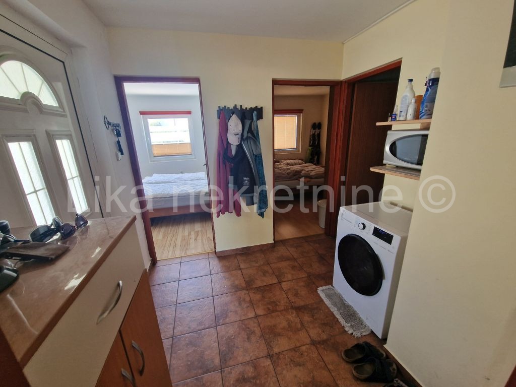KARLOBAG - dvosobni apartman 50 m2, 1.kat, pogled more, parking (9)