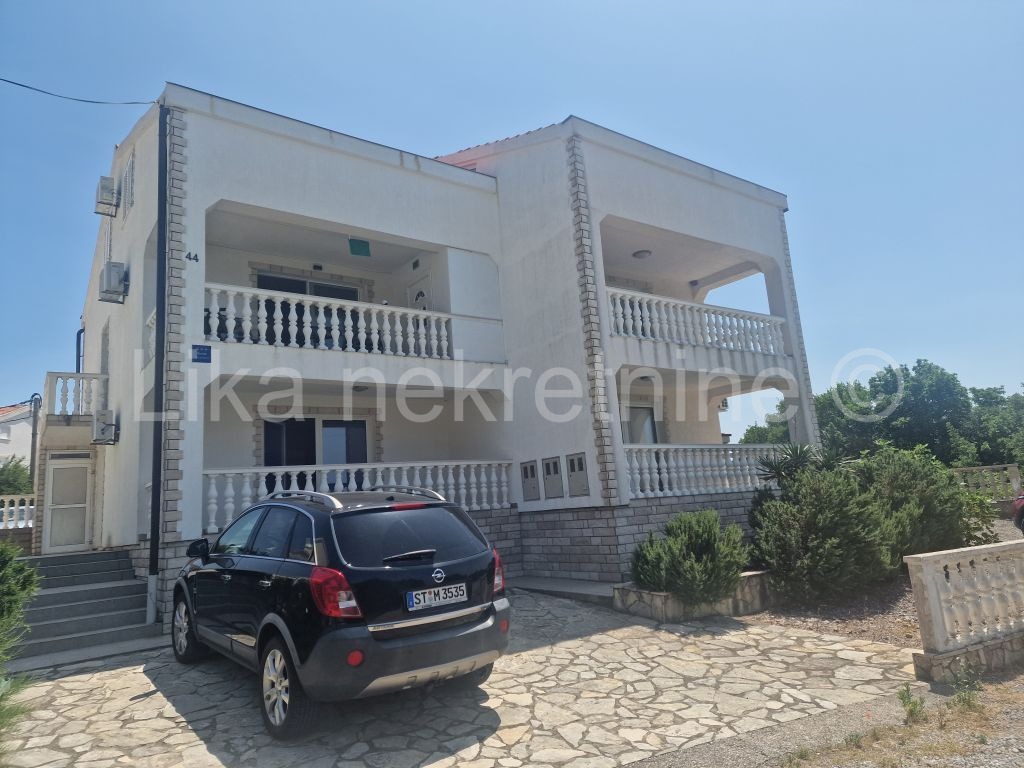 KARLOBAG - dvosobni apartman 50 m2, 1.kat, pogled more, parking
