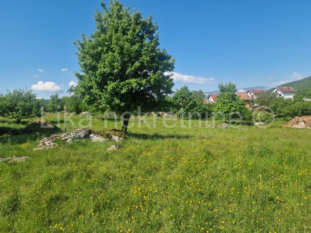 OTOČAC - Dubrava - građevinsko zemljište 2.202 m2 (2)