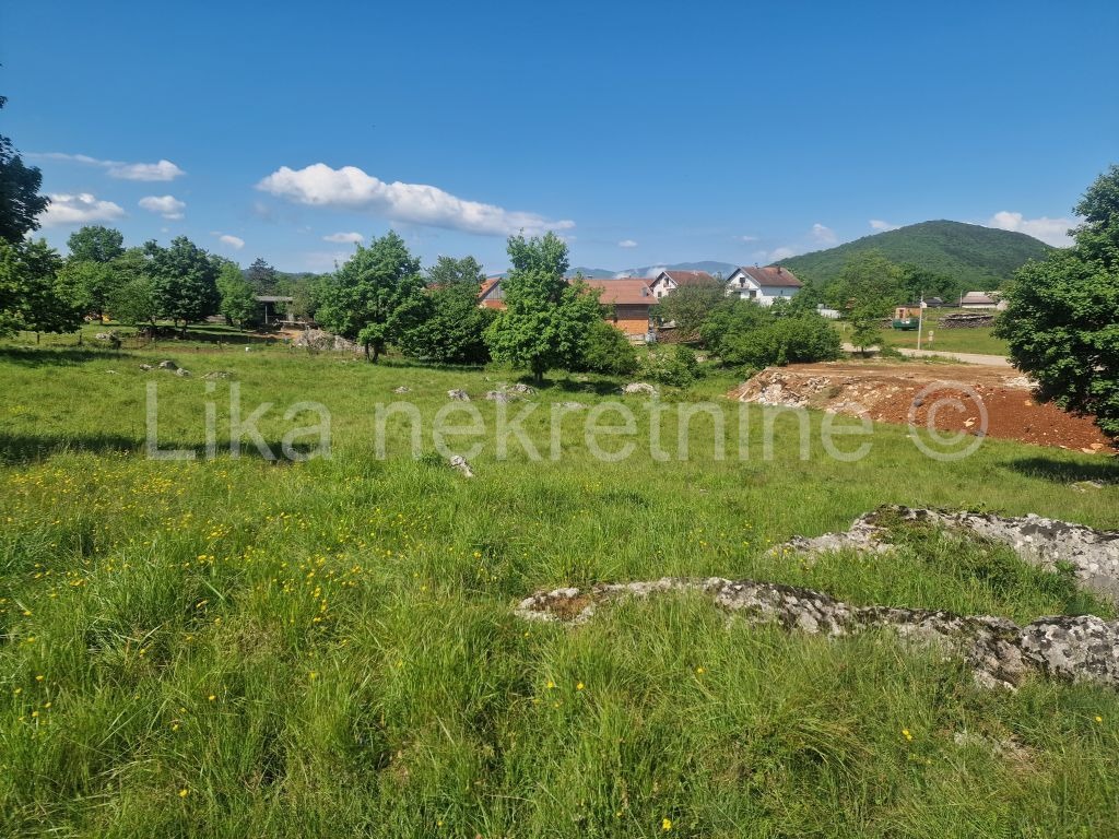 OTOČAC - Dubrava - građevinsko zemljište 2.202 m2