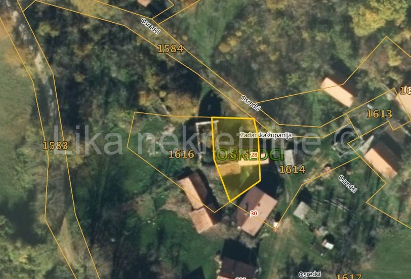 GRAČAC-OSREDCI- Građevinsko, poljoprivredno i šuma- stari temelji kuče (2)