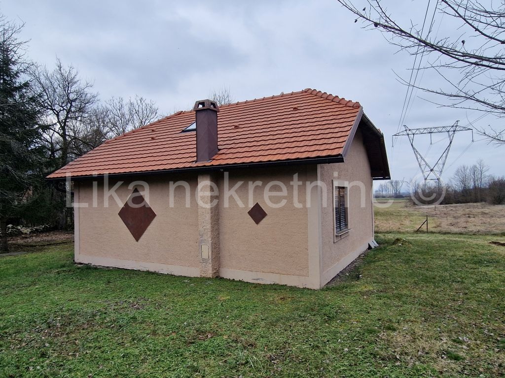 SINAC ( Otočac ) vikendica uz rijeku Gacku (2)