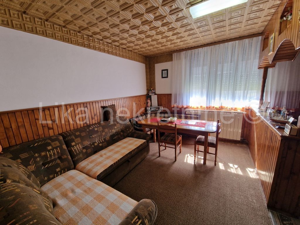 BRINJE - Draženovići - obiteljska kuća, gospodarska i pomoćna zgrada (8)