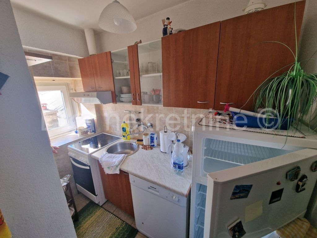 SENJ - centar - dvosoban stan 42,54 m2  plus garsonjera 22 m2 (2)