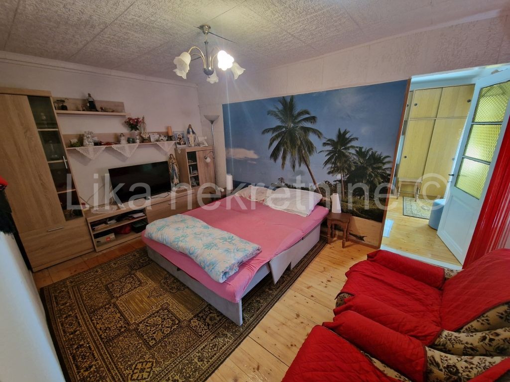 SENJ - centar - dvosoban stan 42,54 m2  plus garsonjera 22 m2 (6)