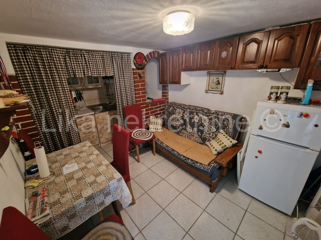 SENJ - centar - dvosoban stan 42,54 m2  plus garsonjera 22 m2 (10)