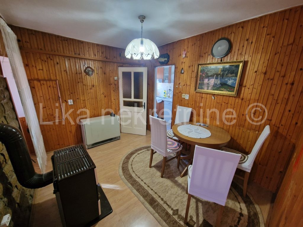 SENJ - centar - dvosoban stan 42,54 m2  plus garsonjera 22 m2 (5)
