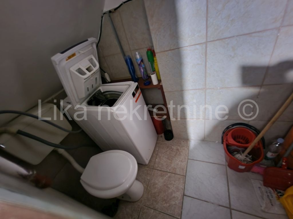 SENJ - centar - dvosoban stan 42,54 m2  plus garsonjera 22 m2 (11)