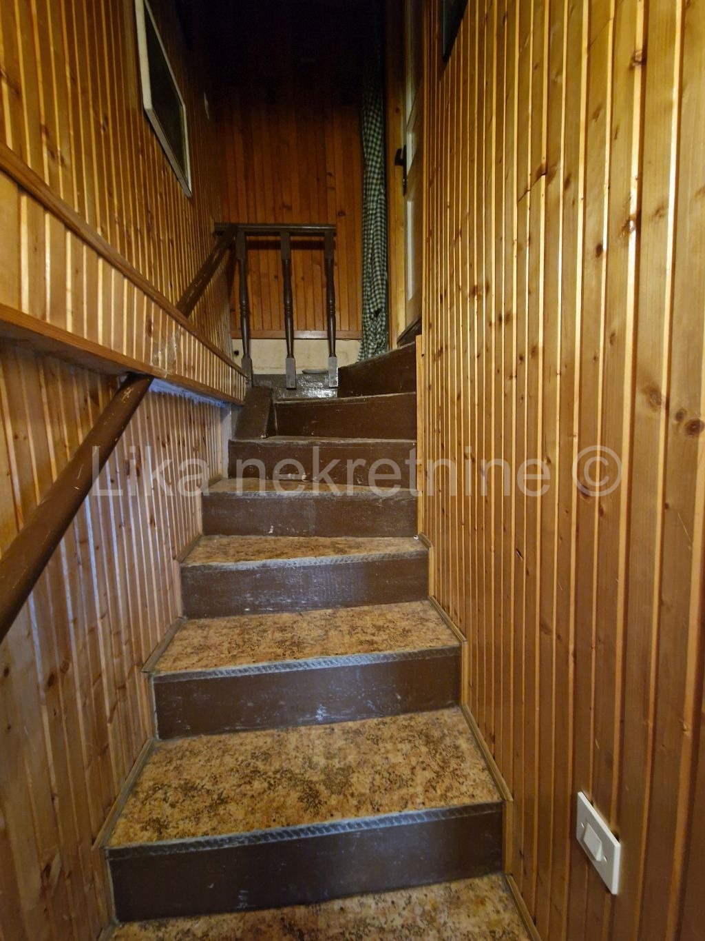 SENJ - centar - dvosoban stan 42,54 m2  plus garsonjera 22 m2 (8)