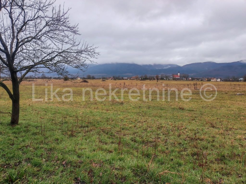 SINAC ( Otočac ) - građevinsko zemljište u komadu 11.560 m2 (3)