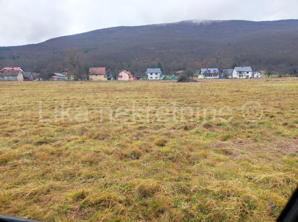 SINAC ( Otočac ) - građevinsko zemljište u komadu 11.560 m2 (6)