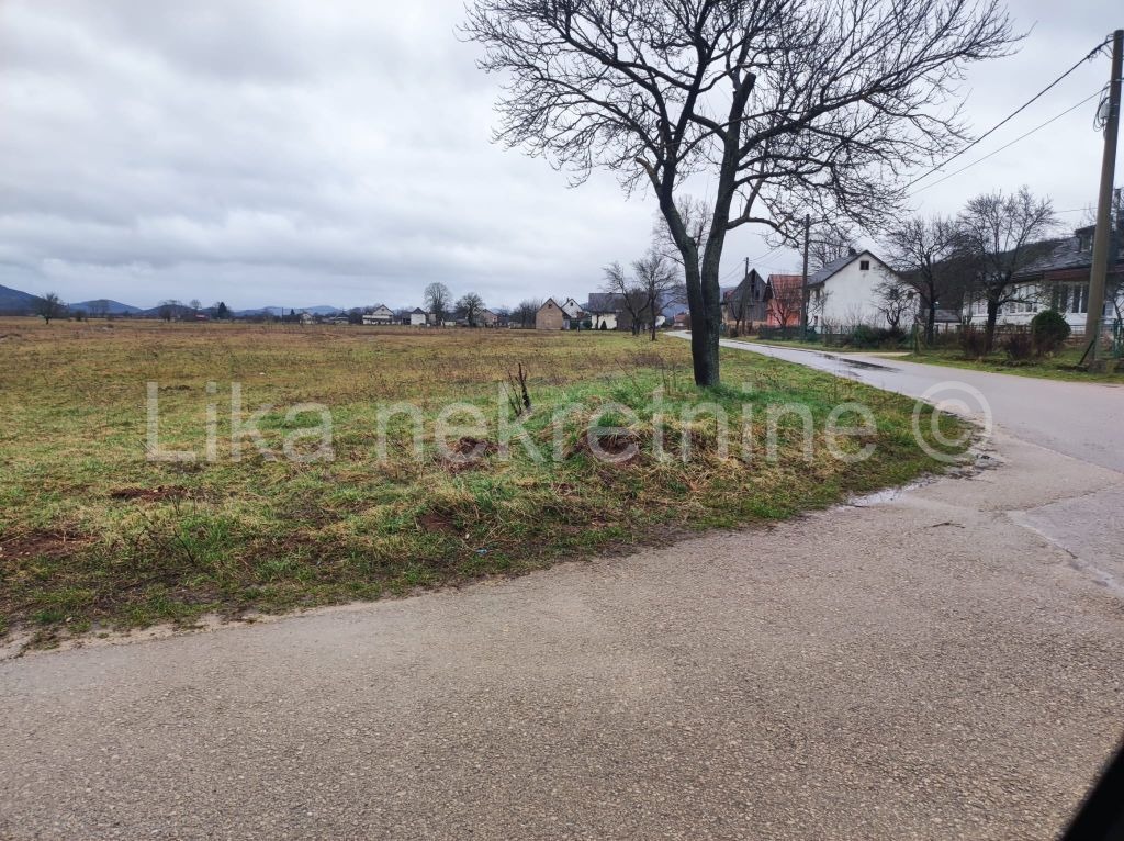 SINAC ( Otočac ) - građevinsko zemljište u komadu 11.560 m2 (2)