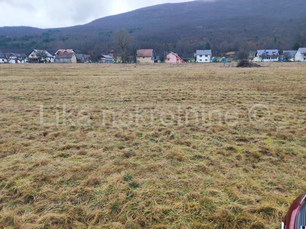 SINAC ( Otočac ) - građevinsko zemljište u komadu 11.560 m2 (4)