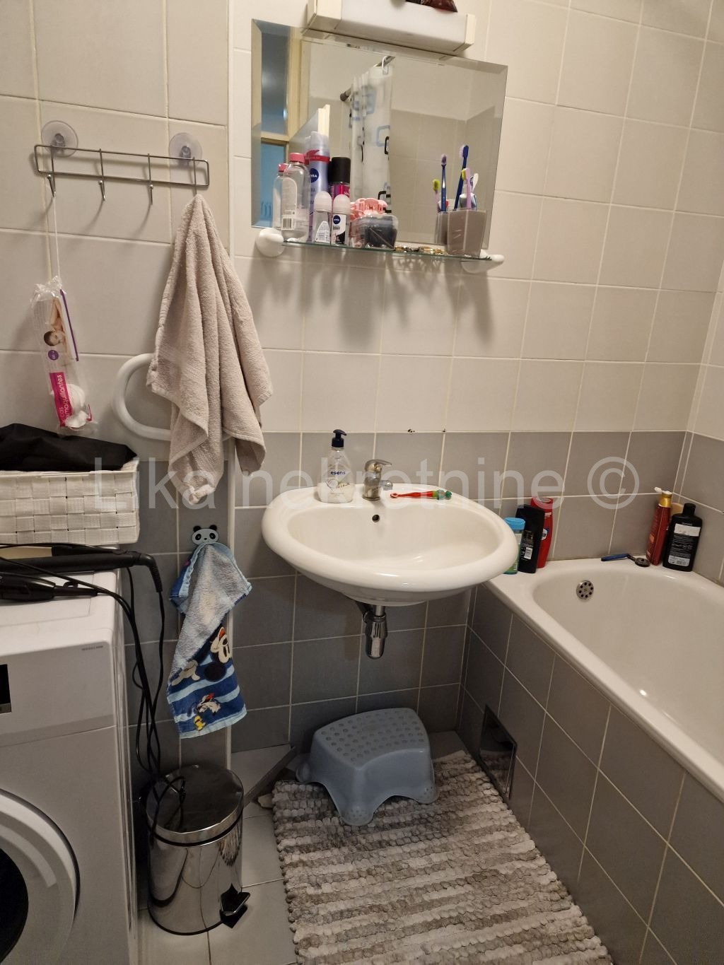 KORENICA  centar - stan 76.27 m2, 3 kat, lođa, drvarnica (7)