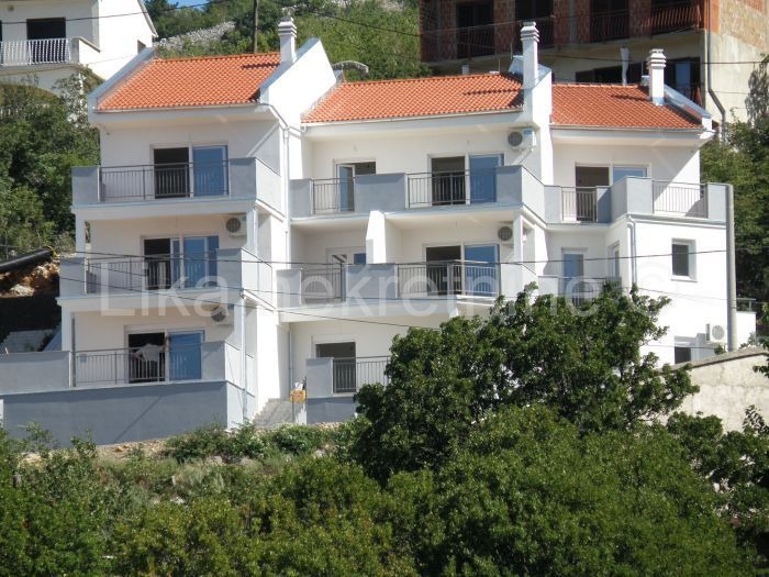 PLANIKOVAC ( SENJ) - apartman 63 m2, terasa, parkirno mjesto (3)