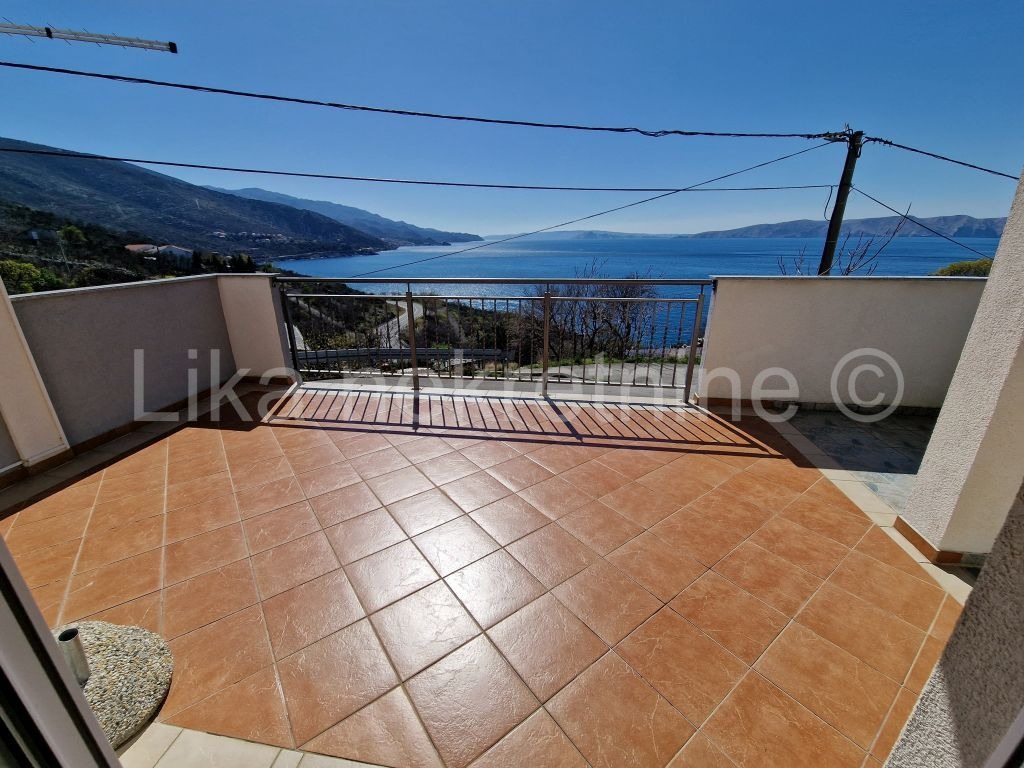 PLANIKOVAC ( SENJ) - apartman 63 m2, terasa, parkirno mjesto