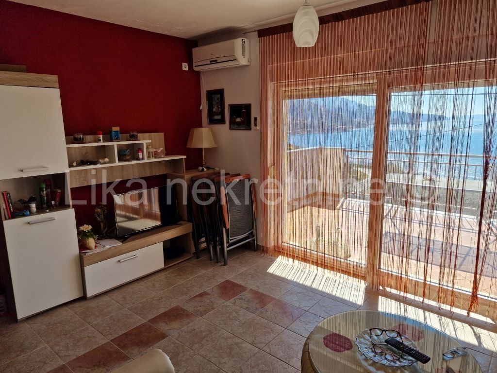 PLANIKOVAC ( SENJ) - apartman 63 m2, terasa, parkirno mjesto (12)