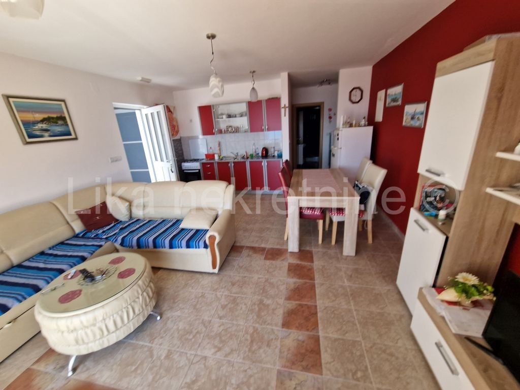 PLANIKOVAC ( SENJ) - apartman 63 m2, terasa, parkirno mjesto (9)
