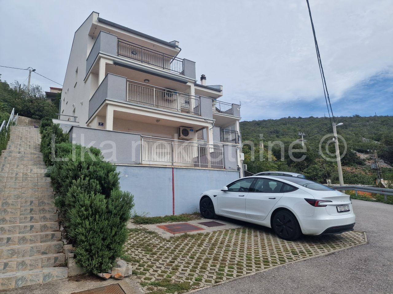 PLANIKOVAC ( SENJ) - apartman 63 m2, terasa, parkirno mjesto (6)