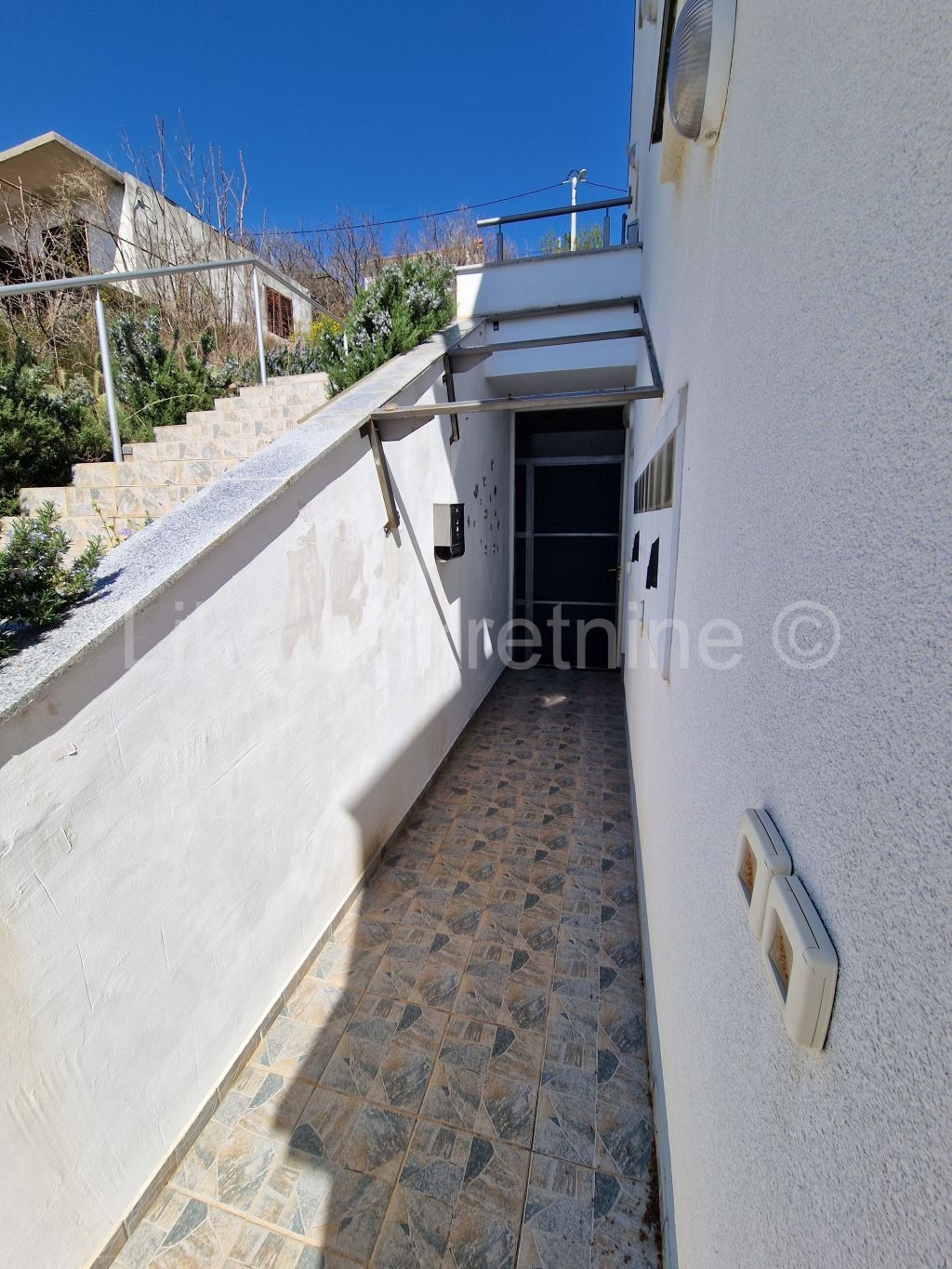 PLANIKOVAC ( SENJ) - apartman 63 m2, terasa, parkirno mjesto (7)