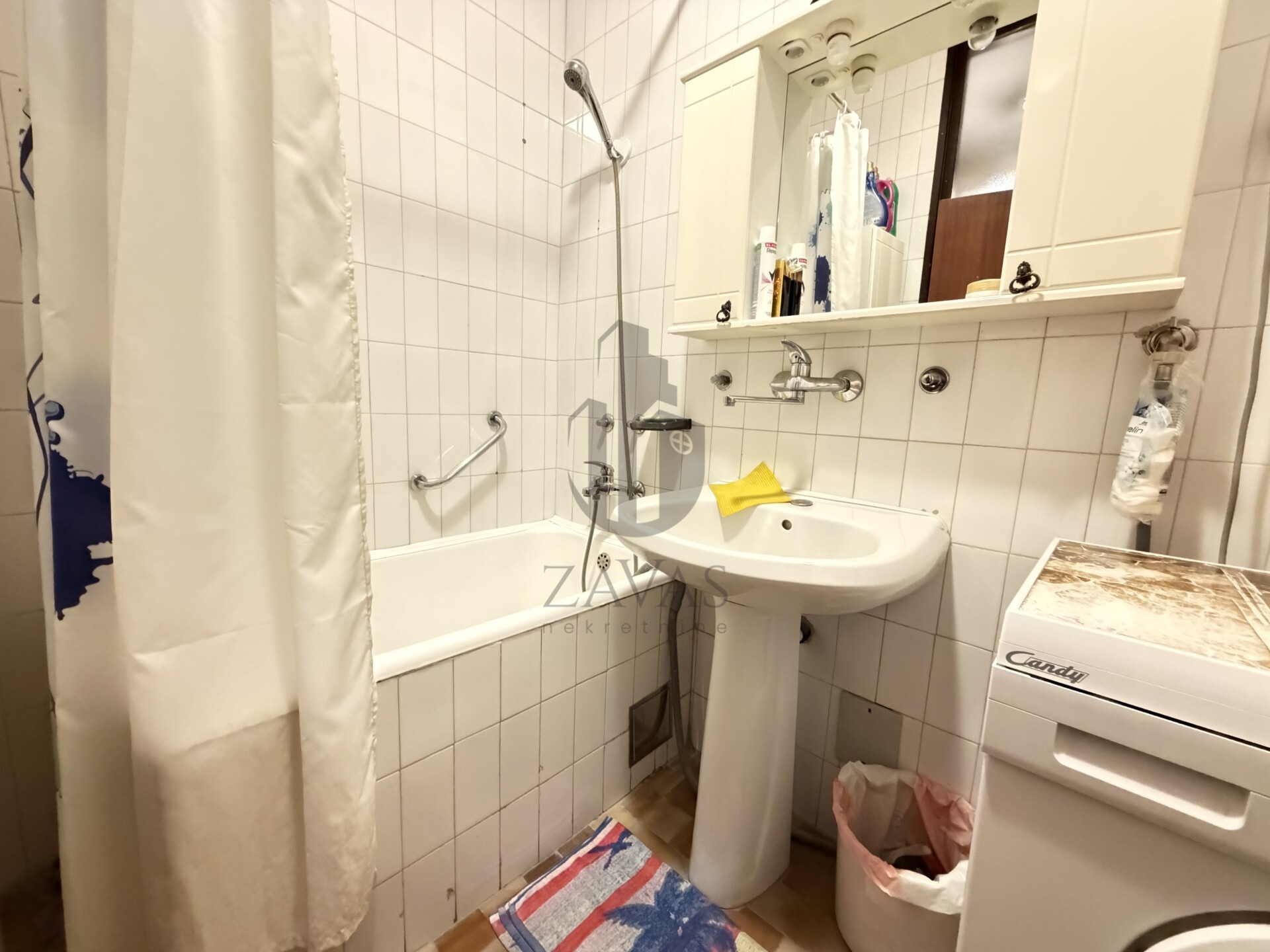 Trosoban stan, Zagreb - Sesvete (76 m2) + spremište (8)