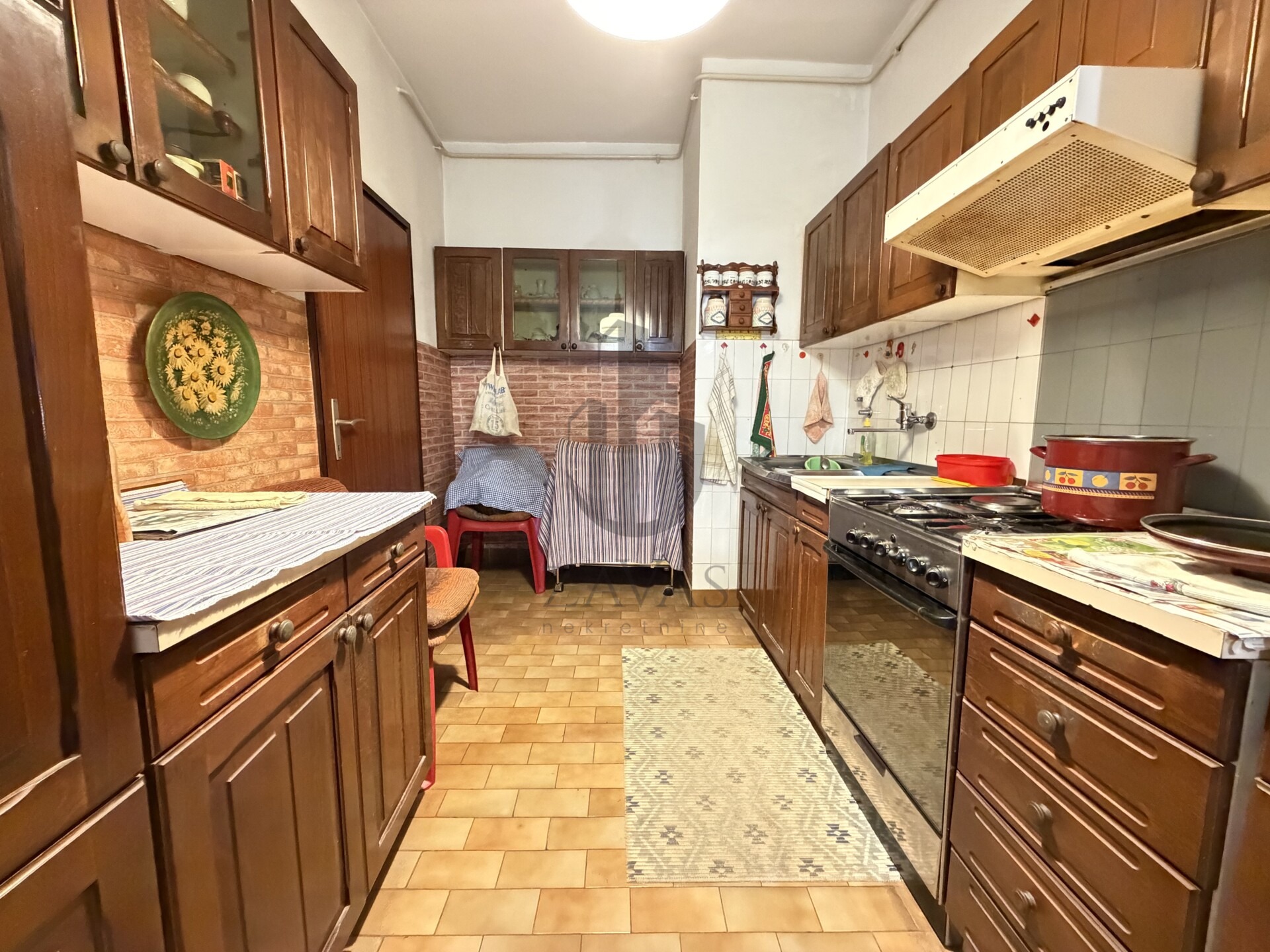 Trosoban stan, Zagreb - Sesvete (76 m2) + spremište (7)