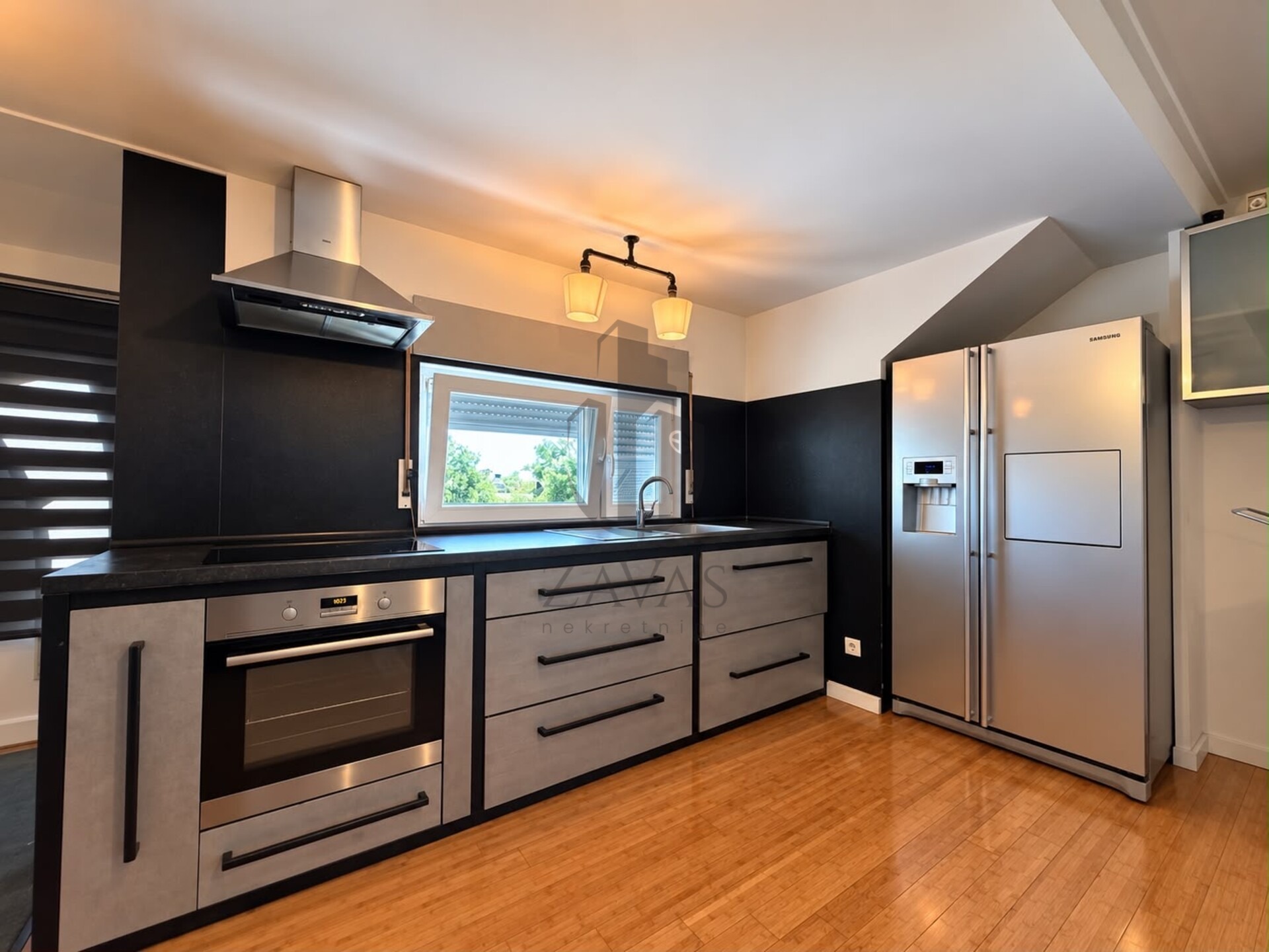 Investicija! Kuća, Zagreb Savica: 197m2 (3 stana) + garaža! (3)