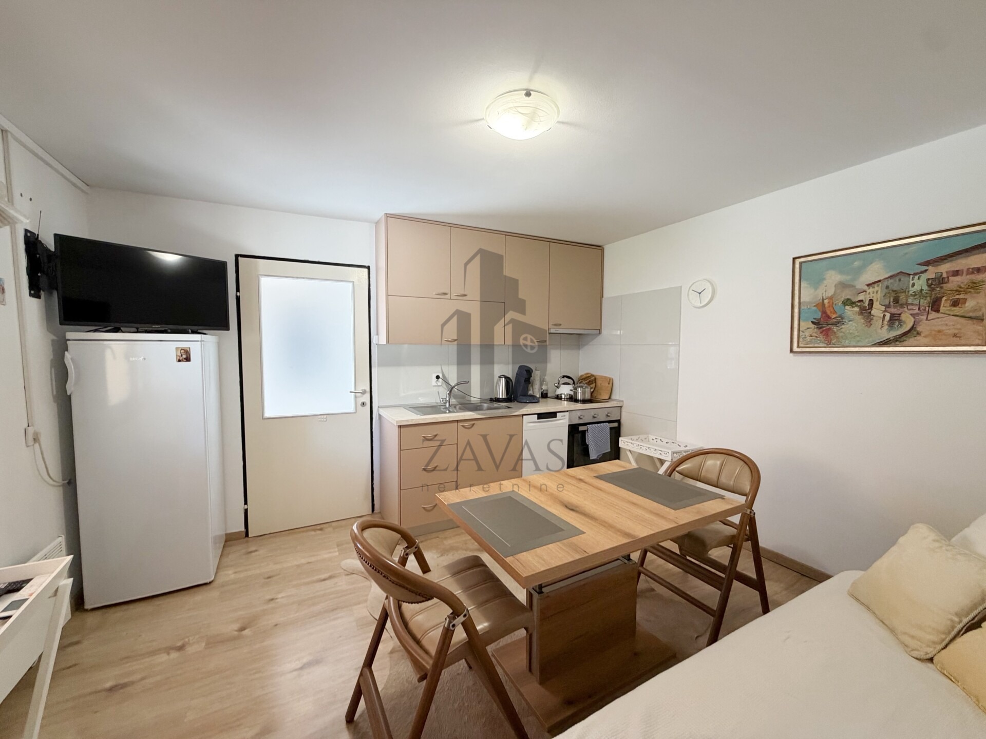 Investicija! Kuća, Zagreb Savica: 197m2 (3 stana) + garaža! (8)
