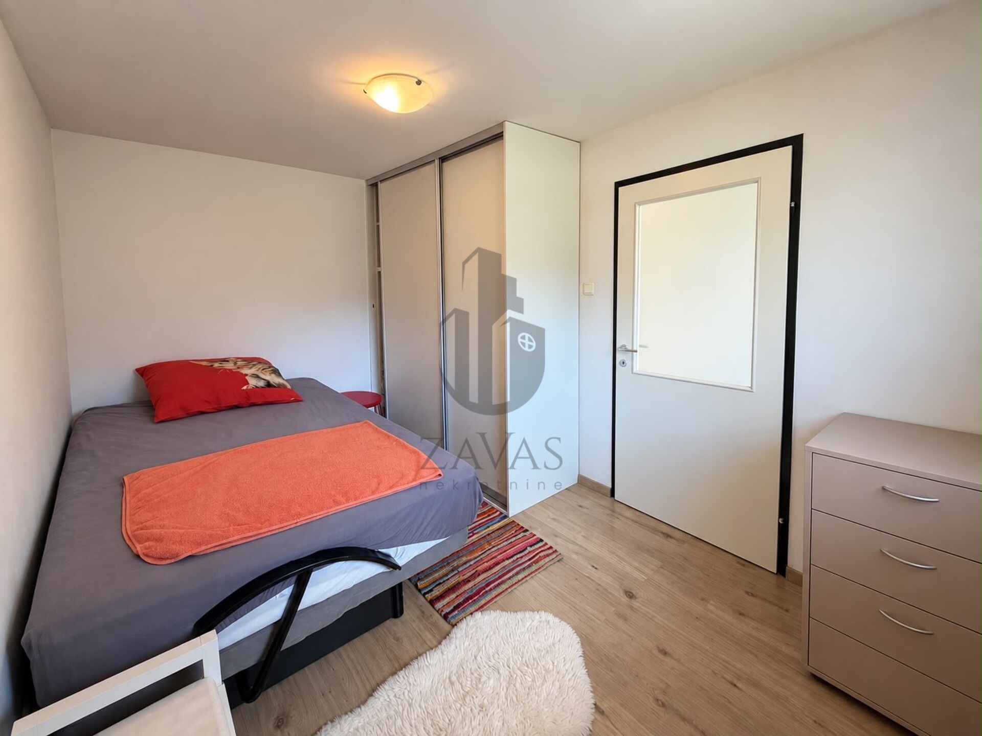 Investition! Haus, Zagreb Savica: 197m2 (3 Wohneinheiten) + Garage! (5)