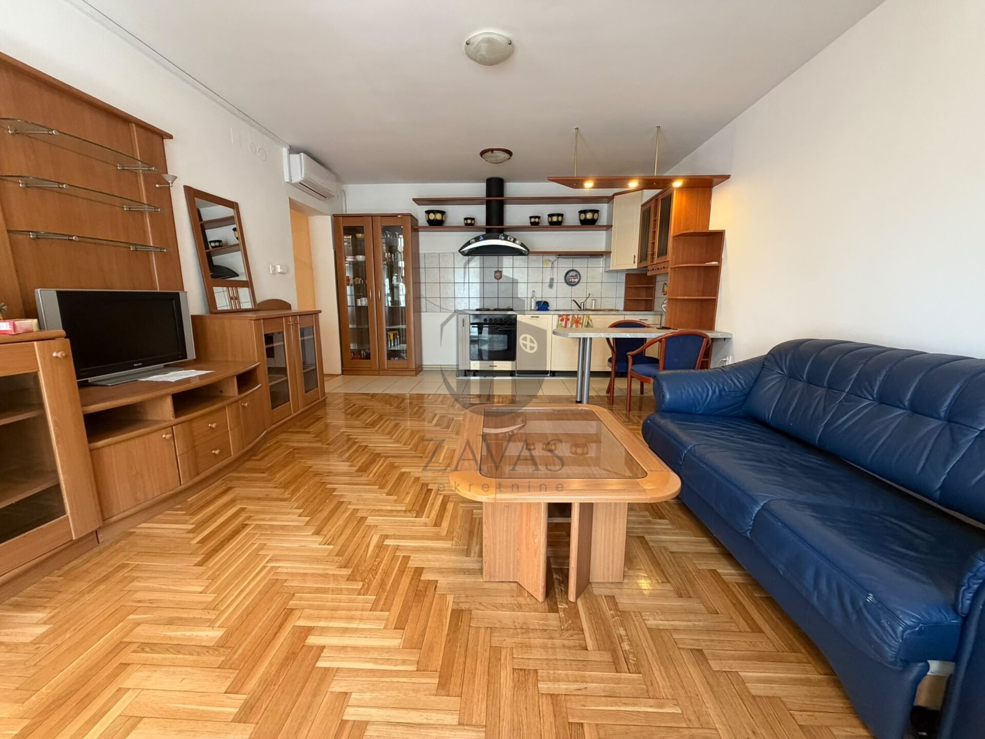 Stan Zagreb: Sesvete - 60 m2, loggia + spremište (4)