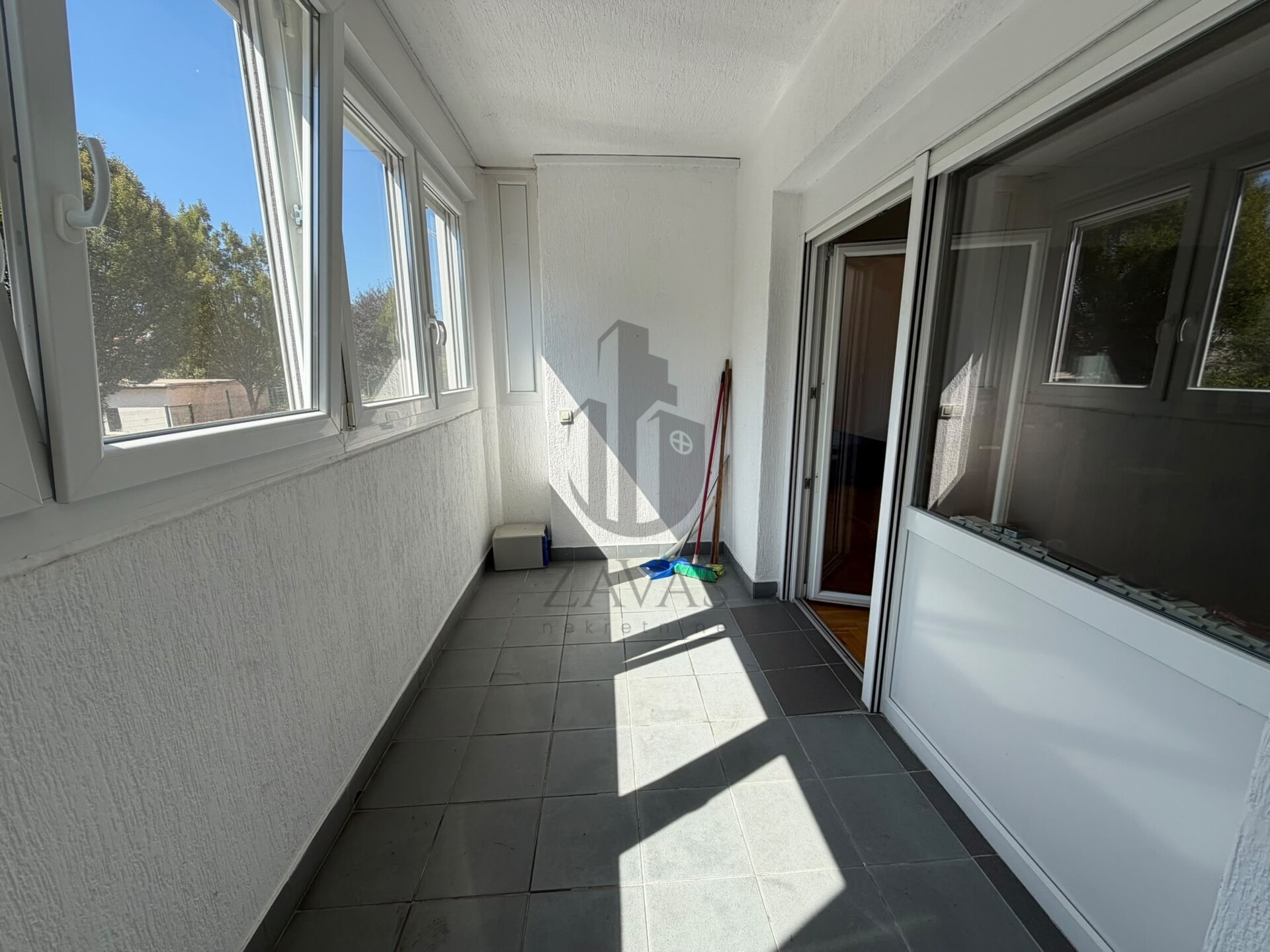 Stan Zagreb: Sesvete - 60 m2, loggia + spremište (7)