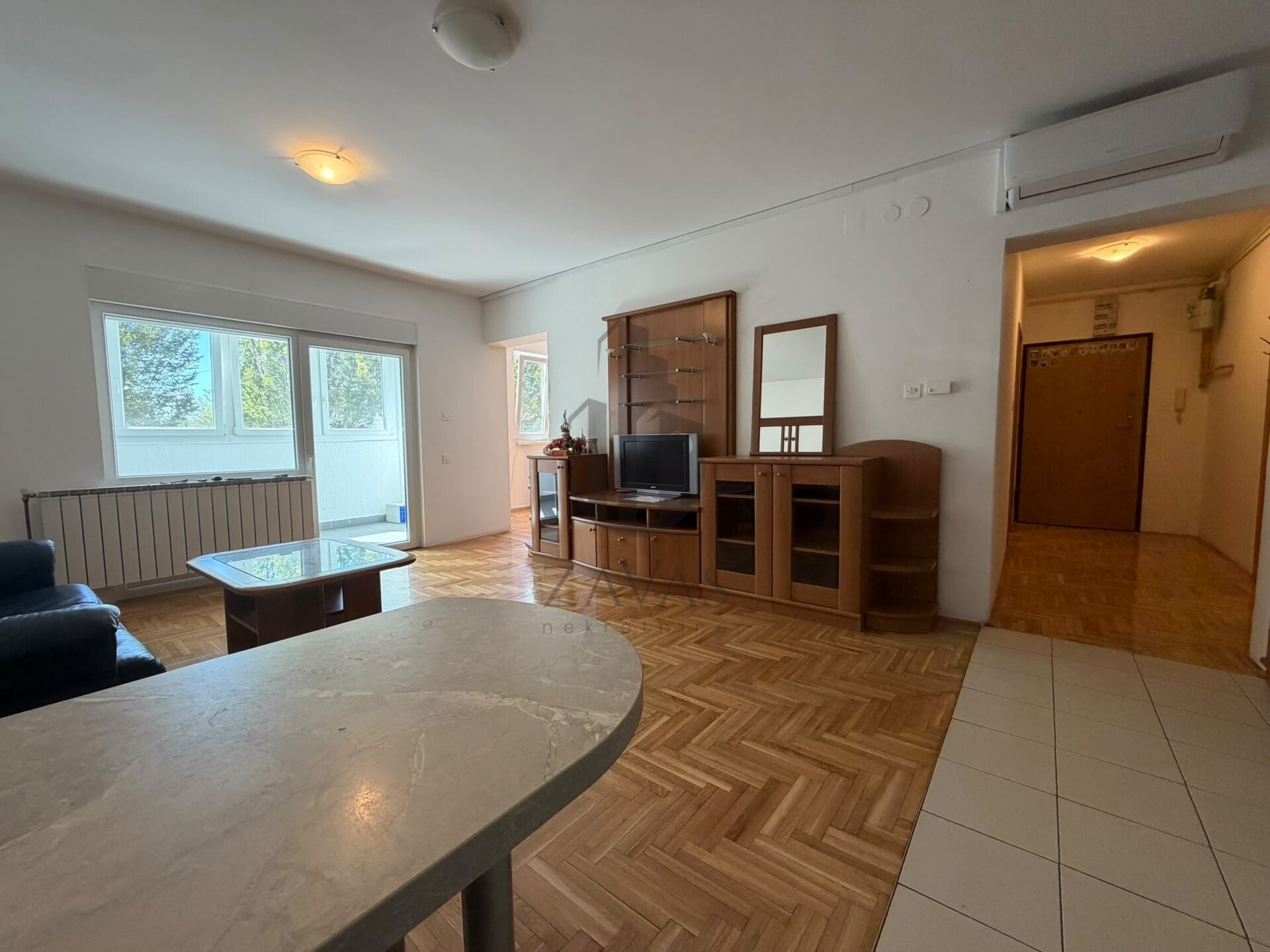 Stan Zagreb: Sesvete - 60 m2, loggia + spremište (3)