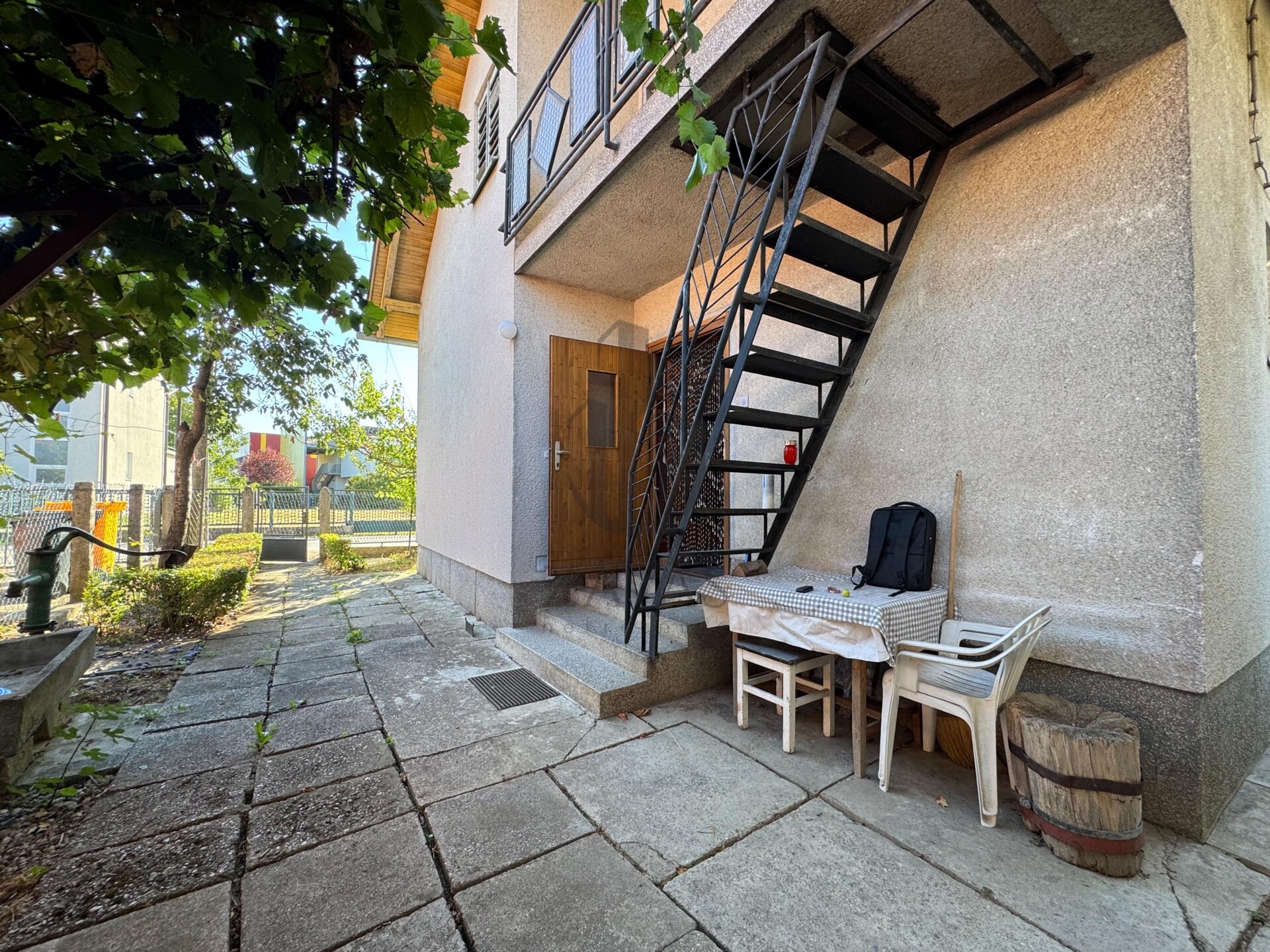 Hrvatski Leskovac: Haus 111,5m2 + 24m2 + Hof 318m2 (16)