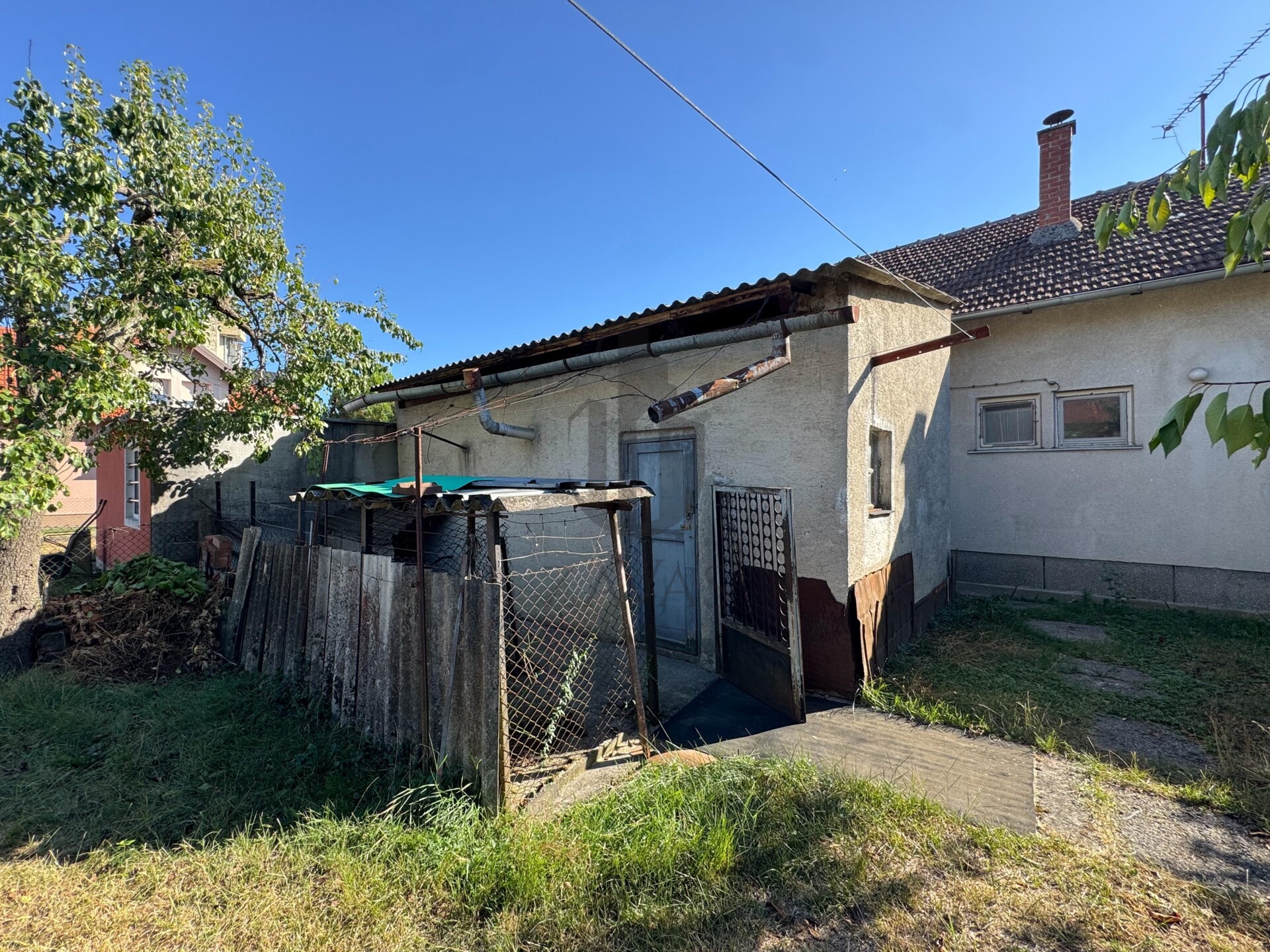 Hrvatski Leskovac: Haus 111,5m2 + 24m2 + Hof 318m2 (17)