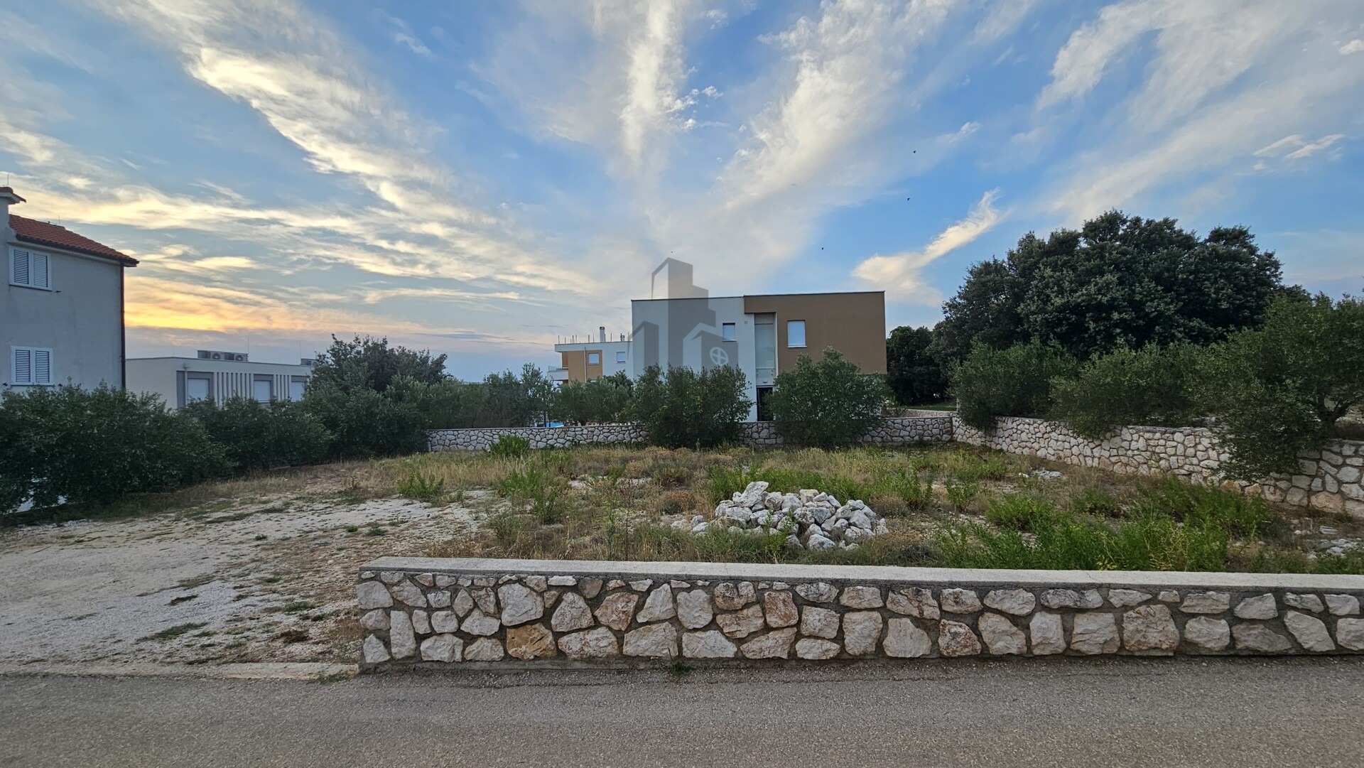 GRAĐEVINSKO ZEMLJIŠTE – MANDRE, PAG – 739 m² (2)