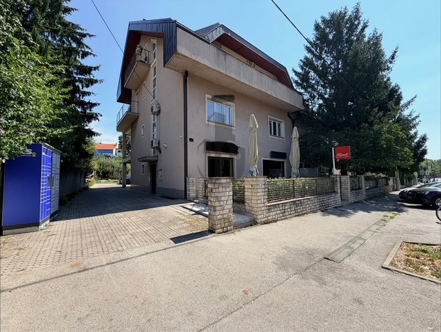 Kuća (Zgrada) Bukovac: 646m2 - 6PM, dvorište, parcela 633m2 (19)