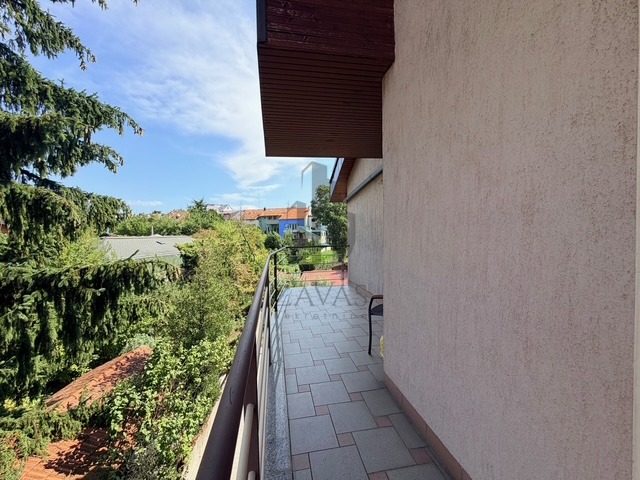 Kuća (Zgrada) Bukovac: 646m2 - 6PM, dvorište, parcela 633m2 (17)