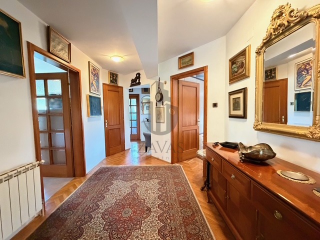 Kuća (Zgrada) Bukovac: 646m2 - 6PM, dvorište, parcela 633m2 (12)
